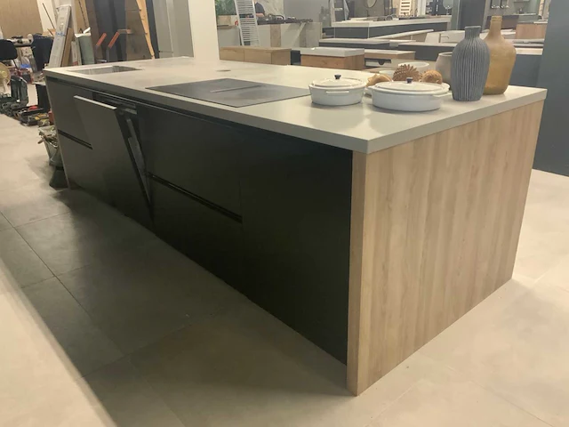 Beckermann keuken eiland opstelling denver classic oak greige zwart - afbeelding 33 van  34