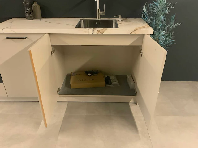 Beckermann keuken wandopstelling 350cm. - afbeelding 14 van  26