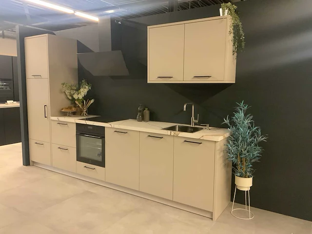 Beckermann keuken wandopstelling 350cm. - afbeelding 12 van  26