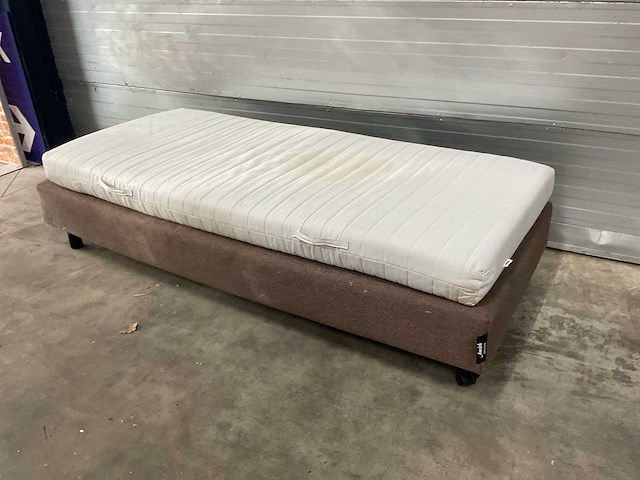 Bed met matras - afbeelding 3 van  8
