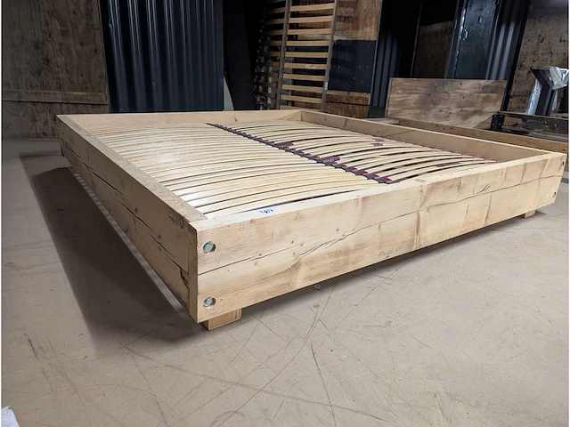 Bedframe - afbeelding 1 van  3