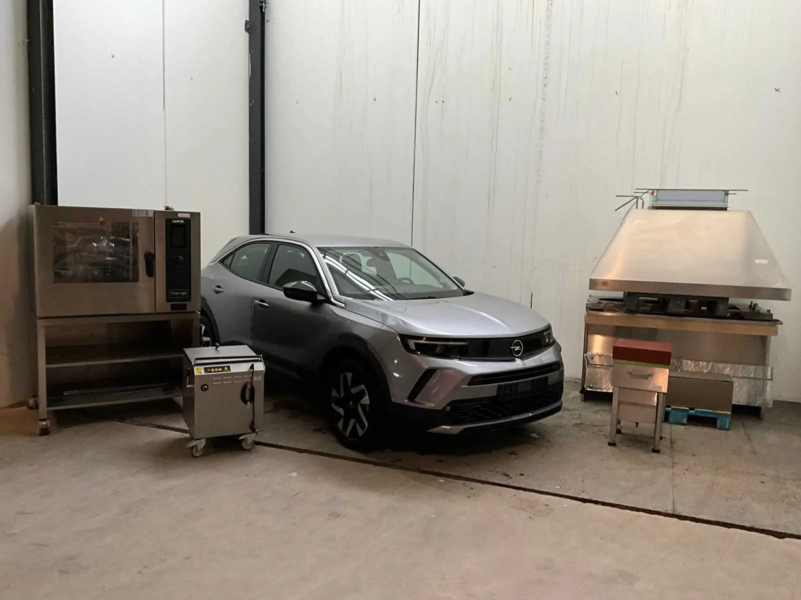 Bedrijfs- en personenauto's en horeca apparatuur