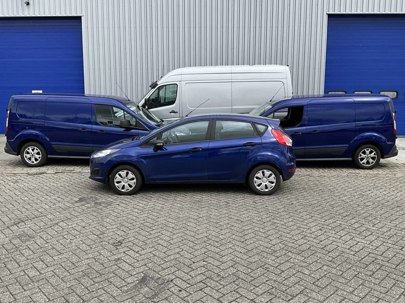 Bedrijfs- en personenauto’s & interne transportmiddelen voor horeca, ziekenhuis en magazijn