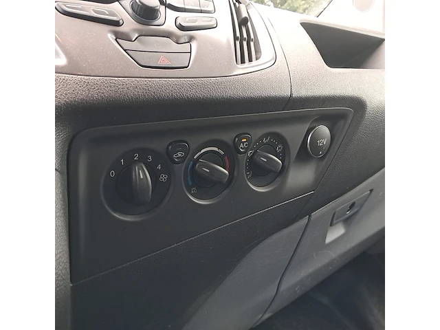 Bedrijfsauto, ford, transit custom 290 2.2 tdci l2h2 trend, 2015 - afbeelding 26 van  47