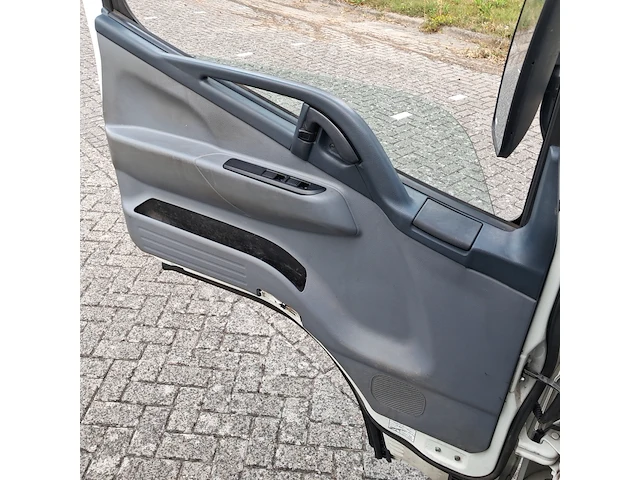 Bedrijfsauto, fuso, canter 3s13 3.0 di 250, 2015 - afbeelding 39 van  48