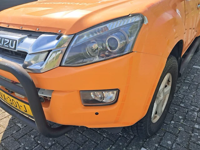 Bedrijfsauto, isuzu, d-max 2.5 double cab lsx 4wd, 2016 - afbeelding 2 van  67