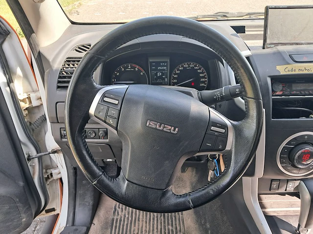 Bedrijfsauto, isuzu, d-max 2.5 double cab lsx 4wd, 2016 - afbeelding 27 van  67