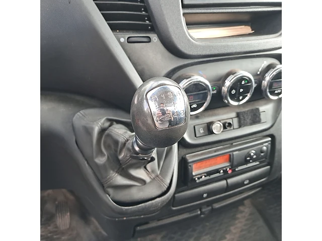 Bedrijfsauto, iveco, daily 35c15 3.0 345, 2015 - afbeelding 37 van  52