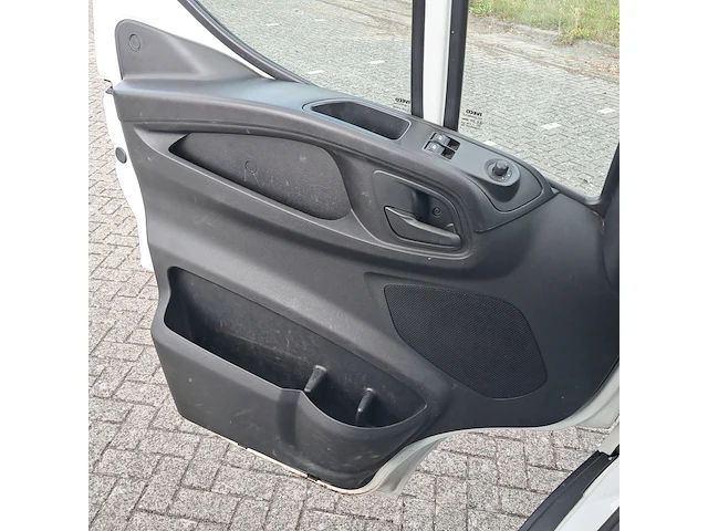 Bedrijfsauto, iveco, daily 35c15 3.0 345, 2015 - afbeelding 41 van  52