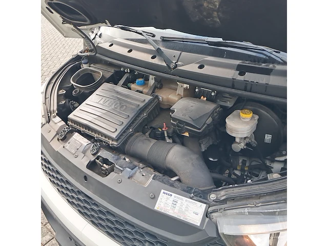 Bedrijfsauto, iveco, daily 35c15 3.0 345, 2015 - afbeelding 43 van  52