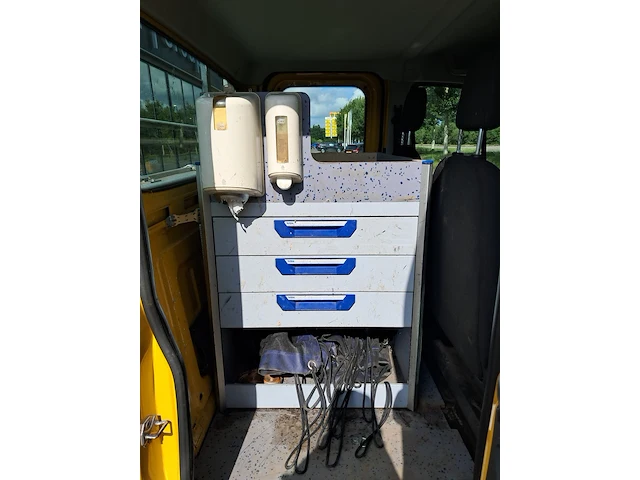 Bedrijfsauto met autolaadkraan, ford, transit pick-up 310 2.2 l2h1 ambiente, 2016 - afbeelding 62 van  80