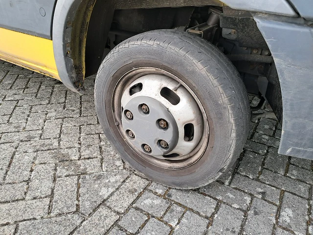 Bedrijfsauto met autolaadkraan, iveco, 40c14g, 2013 - afbeelding 7 van  64