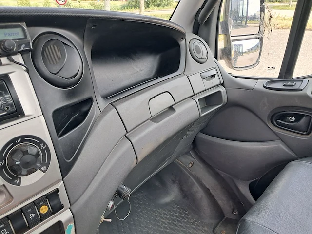 Bedrijfsauto met autolaadkraan iveco, 65c15 euro 4 ld, bouwjaar 2010 - afbeelding 41 van  59