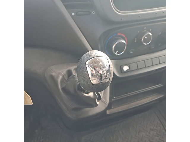 Bedrijfsauto met kipfunctie, iveco, daily 35s14n 3.0 345, 2016 - afbeelding 28 van  45