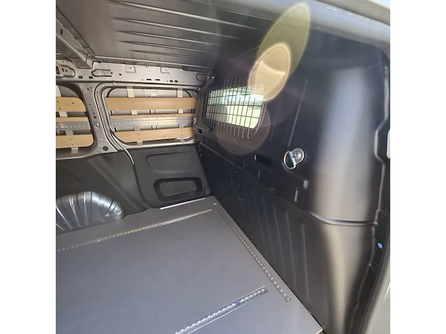 Bedrijfsauto, peugeot, partner premium blue hdi 75 - afbeelding 31 van  45