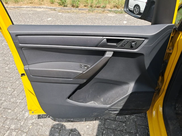 Bedrijfsauto volkswagen, caddy 1.4 tgi l1h1 ecofuel trendline, bouwjaar 2015 - afbeelding 32 van  54
