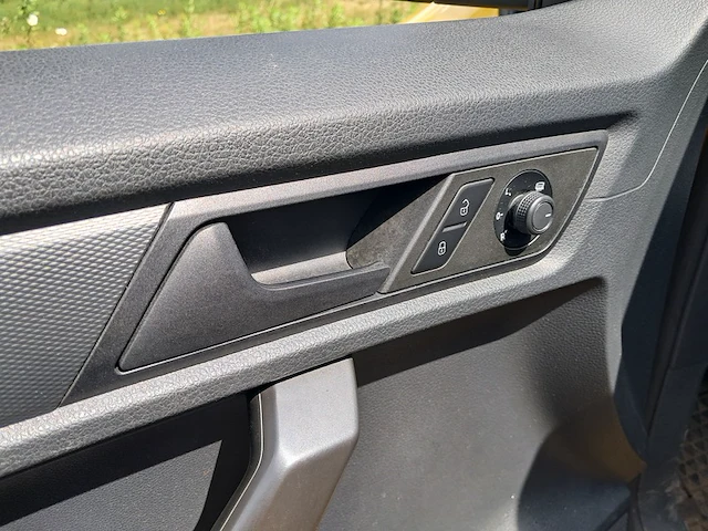 Bedrijfsauto volkswagen, caddy 1.4 tgi l1h1 ecofuel trendline, bouwjaar 2015 - afbeelding 33 van  54