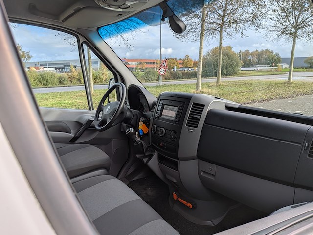 Bedrijfsauto, volkswagen, crafter 50 2.0 tdi l2h1, 2015 - afbeelding 46 van  58