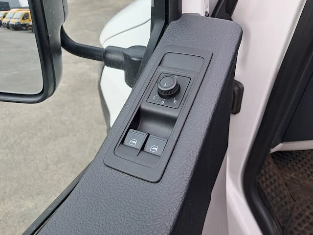 Bedrijfsauto volkswagen, transporter 2.0 tdi l2h1, bouwjaar 2016 - afbeelding 36 van  48