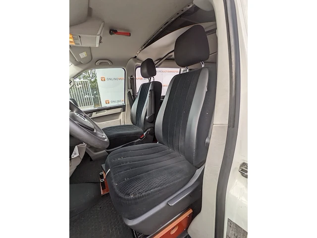 Bedrijfsauto, volkswagen, transporter - afbeelding 17 van  46