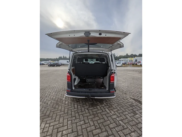 Bedrijfsauto, volkswagen, transporter - afbeelding 19 van  46