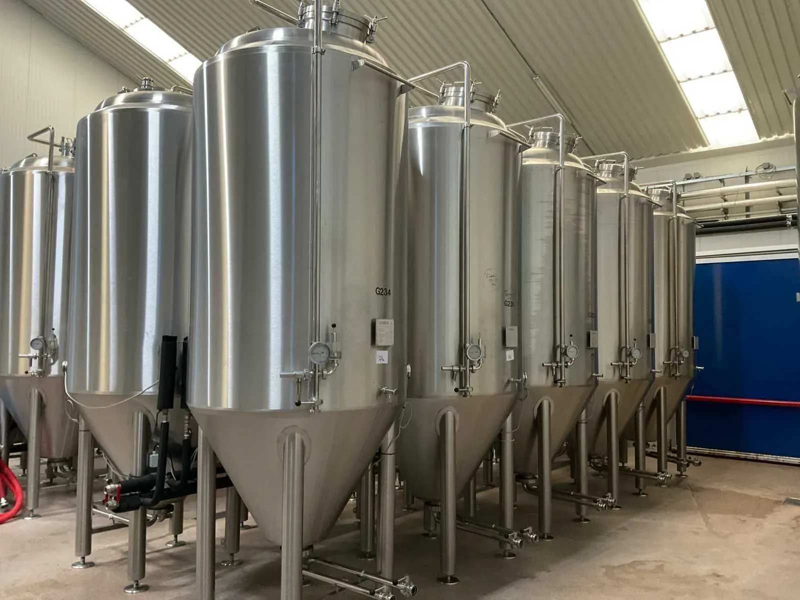 Bedrijfsbeëindiging de loonbrouwerij met machines uit de nederlandse bierindustrie