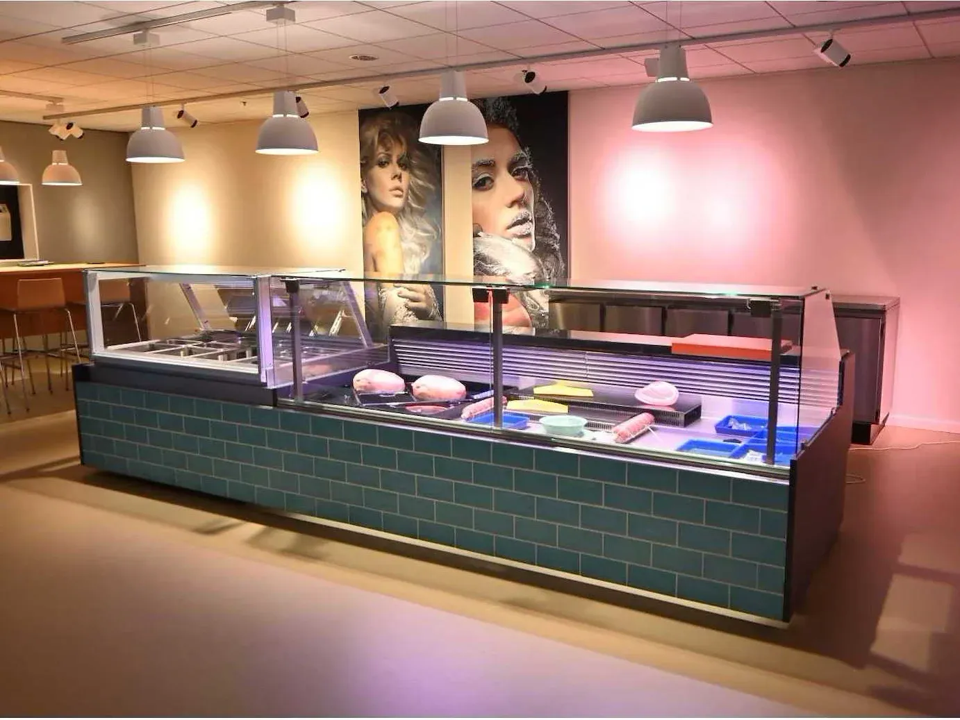 Bedrijfsbeëindiging panelen- en koelmeubelen productiebedrijf smeva - veiling 4/4 (showroom en kantoren)
