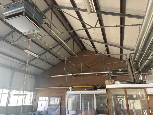 Bedrijfsruimte (10,00x30,00 mtr) (300m2) - afbeelding 6 van  10