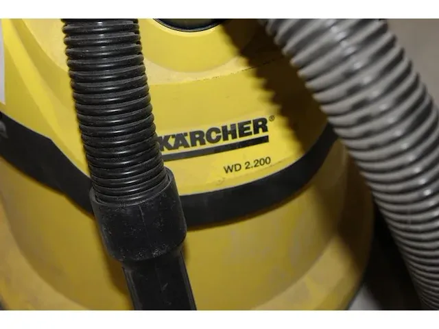 Bedrijfsstofzuiger karcher wd 2.200. let op! zuigstang en - mond ontbreken. - afbeelding 2 van  2