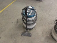 Bedrijfsstofzuiger makita. let op! steel ontbreekt - afbeelding 2 van  2