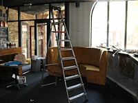 Bedrijfstrap altrex met 7 treden en bordes. - afbeelding 1 van  2