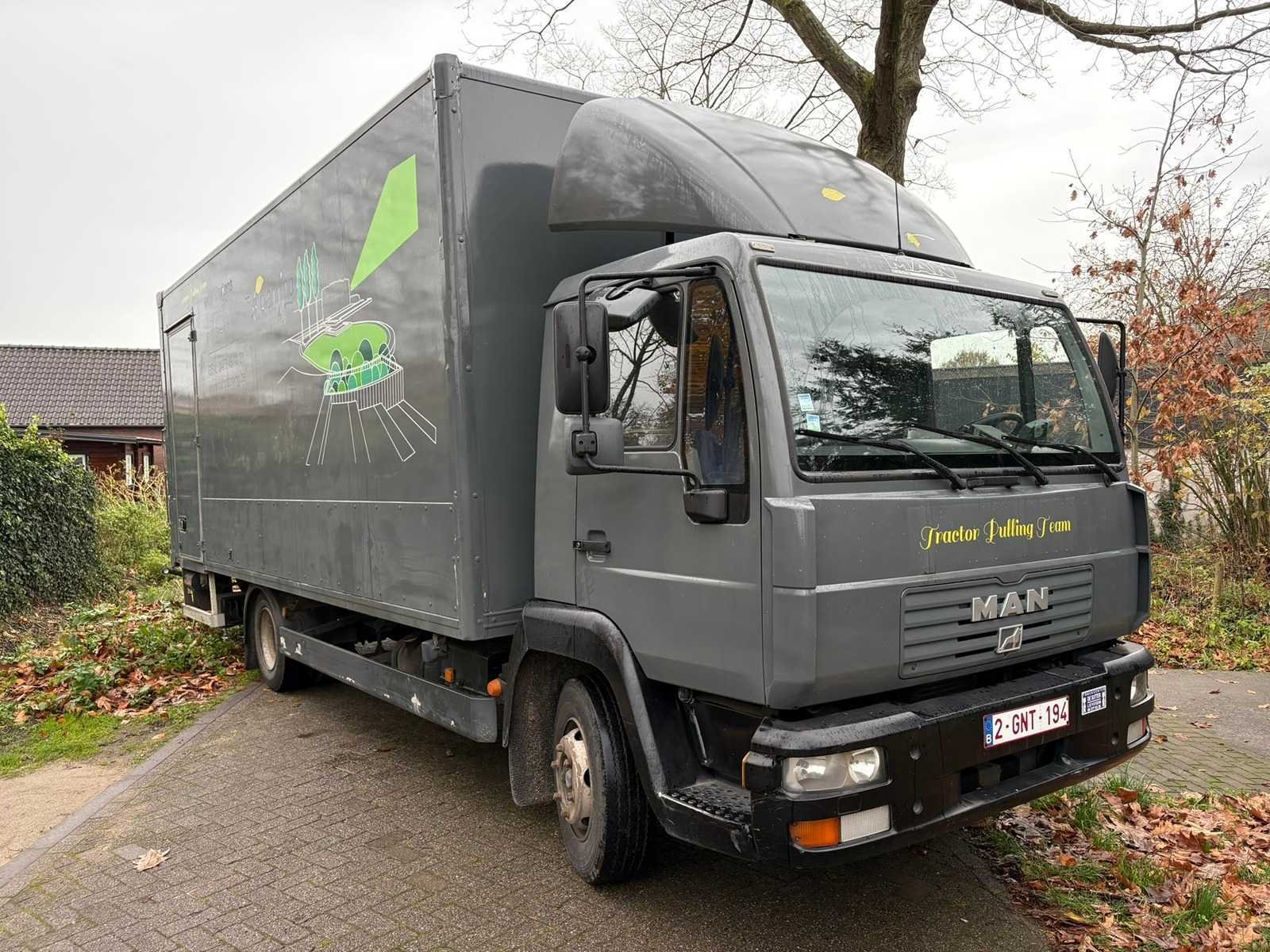 Bedrijfsvoertuigen, auto's, sanitair, partijhandel & magazijnopruiming