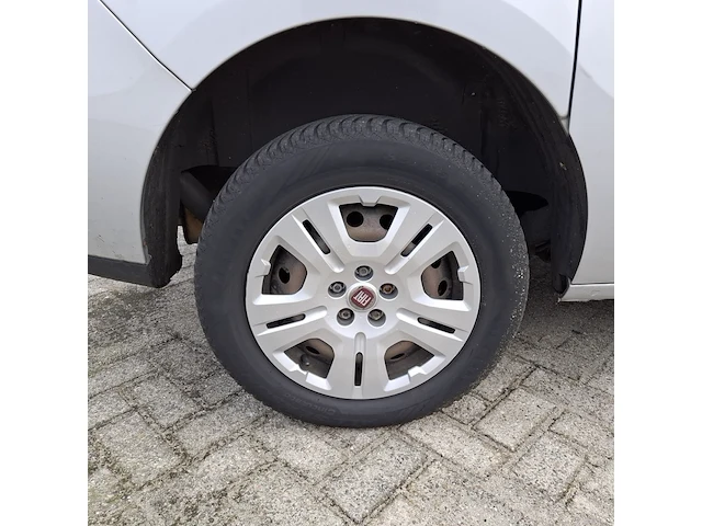 Bedrijfswagen, fiat, doblo - afbeelding 31 van  43