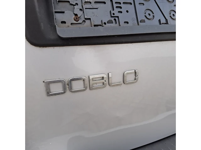 Bedrijfswagen, fiat, doblo - afbeelding 37 van  43