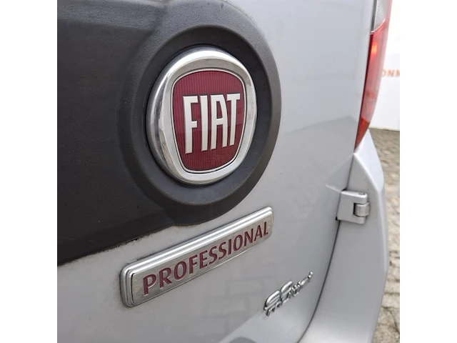 Bedrijfswagen, fiat, doblo - afbeelding 43 van  43