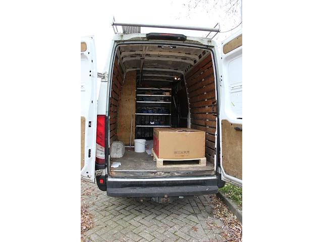 Bedrijfswagen iveco daily 35s15 2.3l met kenteken vx-769-z. datum 1e toelating 1-8-2016. apk vervaldatum 2... - afbeelding 5 van  15