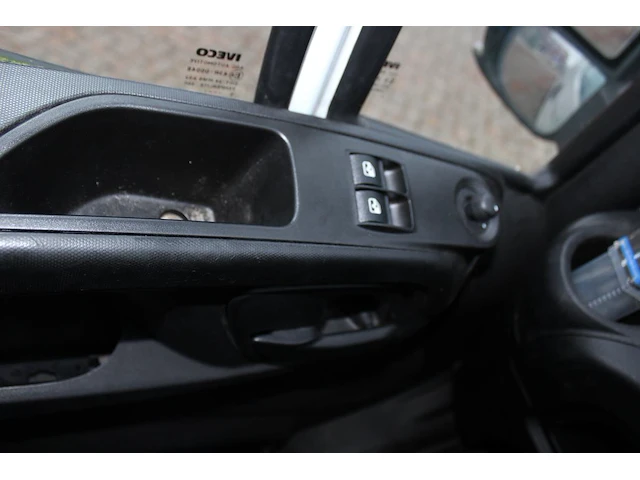 Bedrijfswagen iveco daily 35s15 2.3l met kenteken vx-769-z. datum 1e toelating 1-8-2016. apk vervaldatum 2... - afbeelding 13 van  15