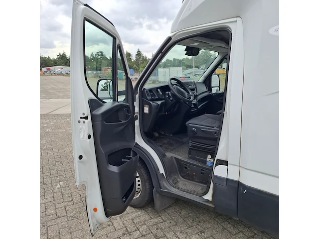 Bedrijfswagen iveco, daily 35s15v 2.3 410 h2, n.v.t., bouwjaar 2016 - afbeelding 39 van  39