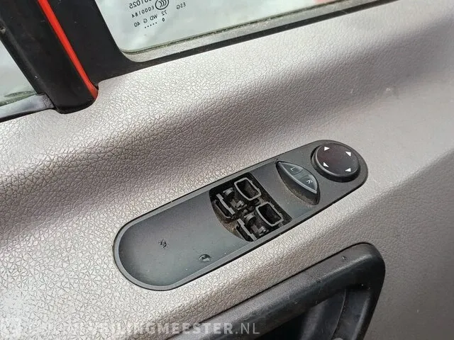 Bedrijfswagen kipper volkswagen, crafter met hmf 340 kraan, bouwjaar 2010 - afbeelding 4 van  44