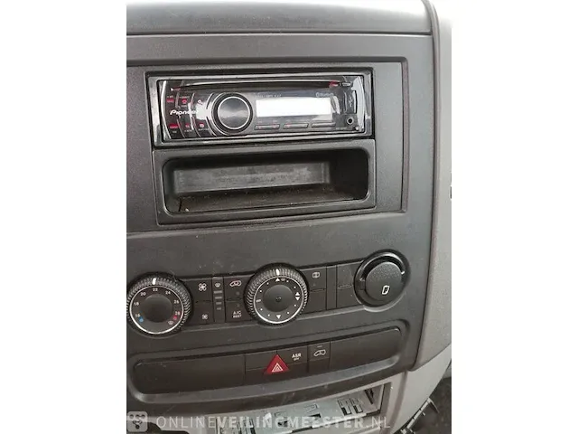 Bedrijfswagen kipper volkswagen, crafter met hmf 340 kraan, bouwjaar 2010 - afbeelding 7 van  44