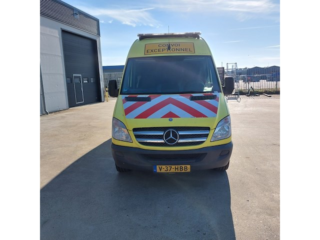 Bedrijfswagen mercedes-benz, sprinter (camper ingericht), geel, bouwjaar 2013 - afbeelding 23 van  69
