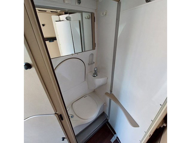 Bedrijfswagen mercedes-benz, sprinter (camper ingericht), geel, bouwjaar 2013 - afbeelding 40 van  69