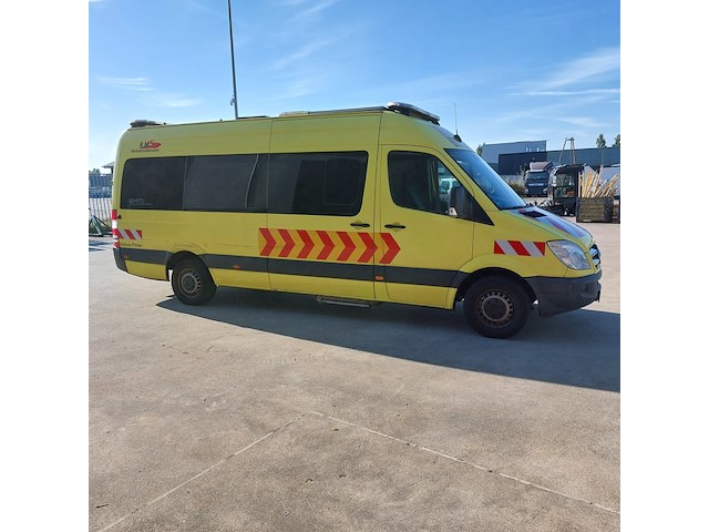 Bedrijfswagen mercedes-benz, sprinter (camper ingericht), geel, bouwjaar 2013 - afbeelding 34 van  69
