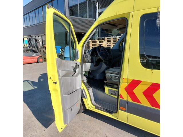 Bedrijfswagen mercedes-benz, sprinter (camper ingericht), geel, bouwjaar 2013 - afbeelding 48 van  69