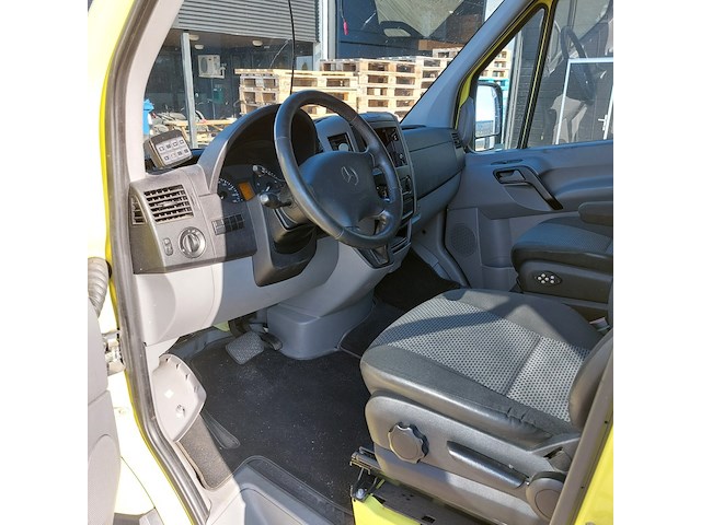 Bedrijfswagen mercedes-benz, sprinter (camper ingericht), geel, bouwjaar 2013 - afbeelding 50 van  69
