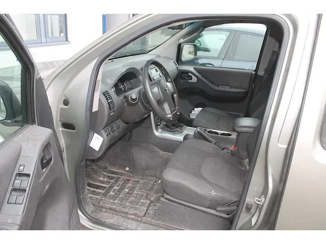Bedrijfswagen nissan pathfinder met kenteken 7-vvj-76 en kilometerstand 213.484 km. datum 1e tenaamstelling... - afbeelding 3 van  11