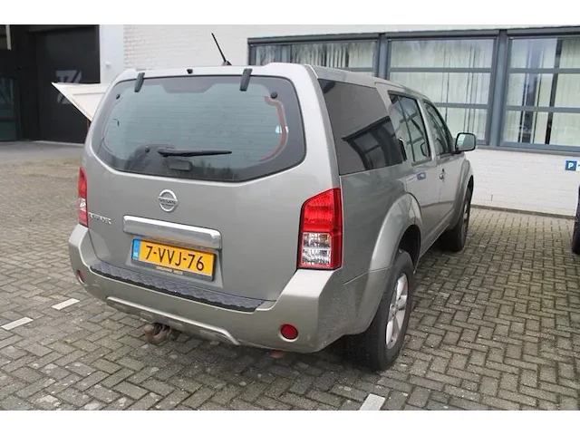 Bedrijfswagen nissan pathfinder met kenteken 7-vvj-76 en kilometerstand 213.484 km. datum 1e tenaamstelling... - afbeelding 8 van  11