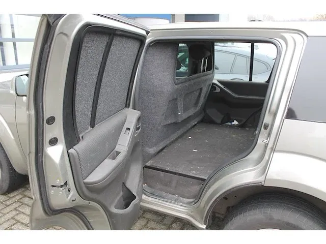 Bedrijfswagen nissan pathfinder met kenteken 7-vvj-76 en kilometerstand 213.484 km. datum 1e tenaamstelling... - afbeelding 10 van  11