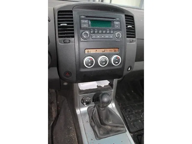 Bedrijfswagen nissan pathfinder met kenteken 7-vvj-76 en kilometerstand 213.484 km. datum 1e tenaamstelling... - afbeelding 11 van  11