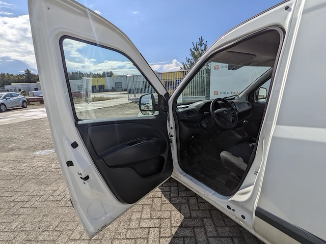 Bedrijfswagen, opel, combo - afbeelding 2 van  42